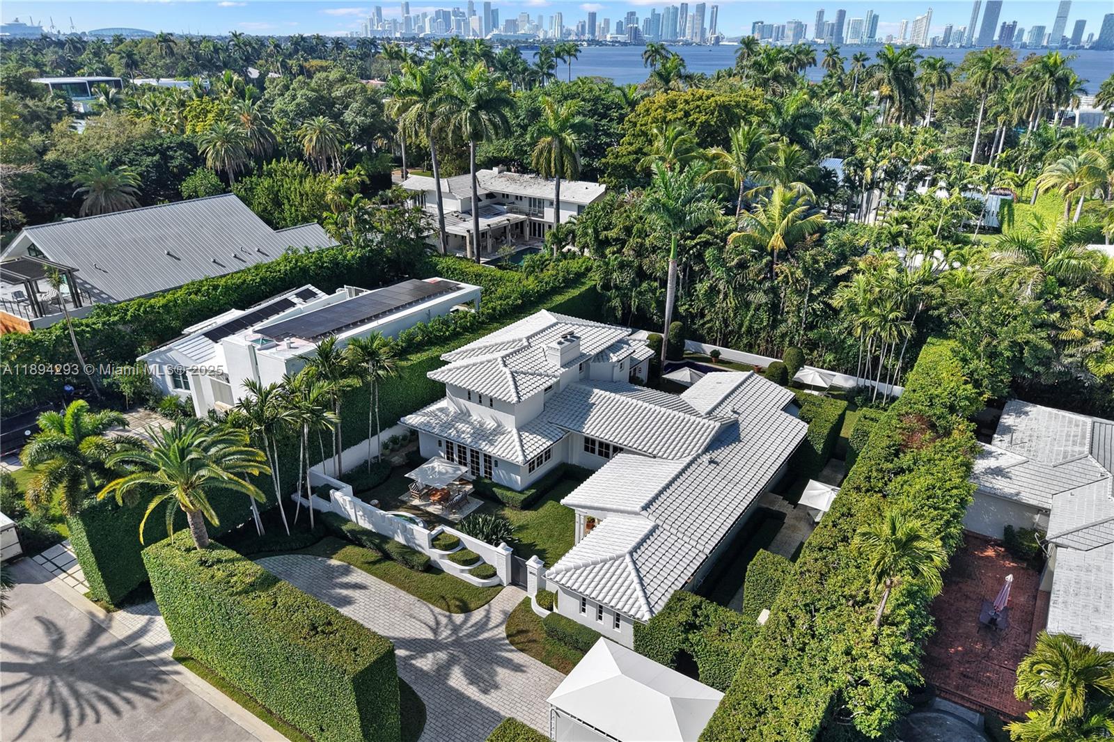 SUNSET ISLANDS-ISLAND NO - Residential