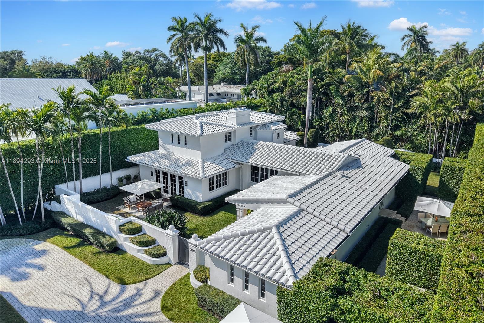 SUNSET ISLANDS-ISLAND NO - Residential