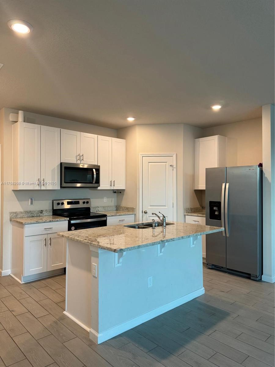 5677 Mentmore Dr 5677