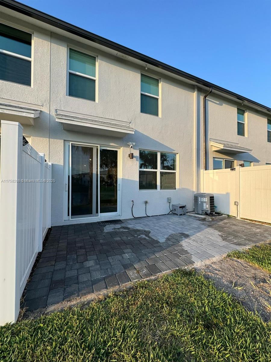 5677 Mentmore Dr 5677