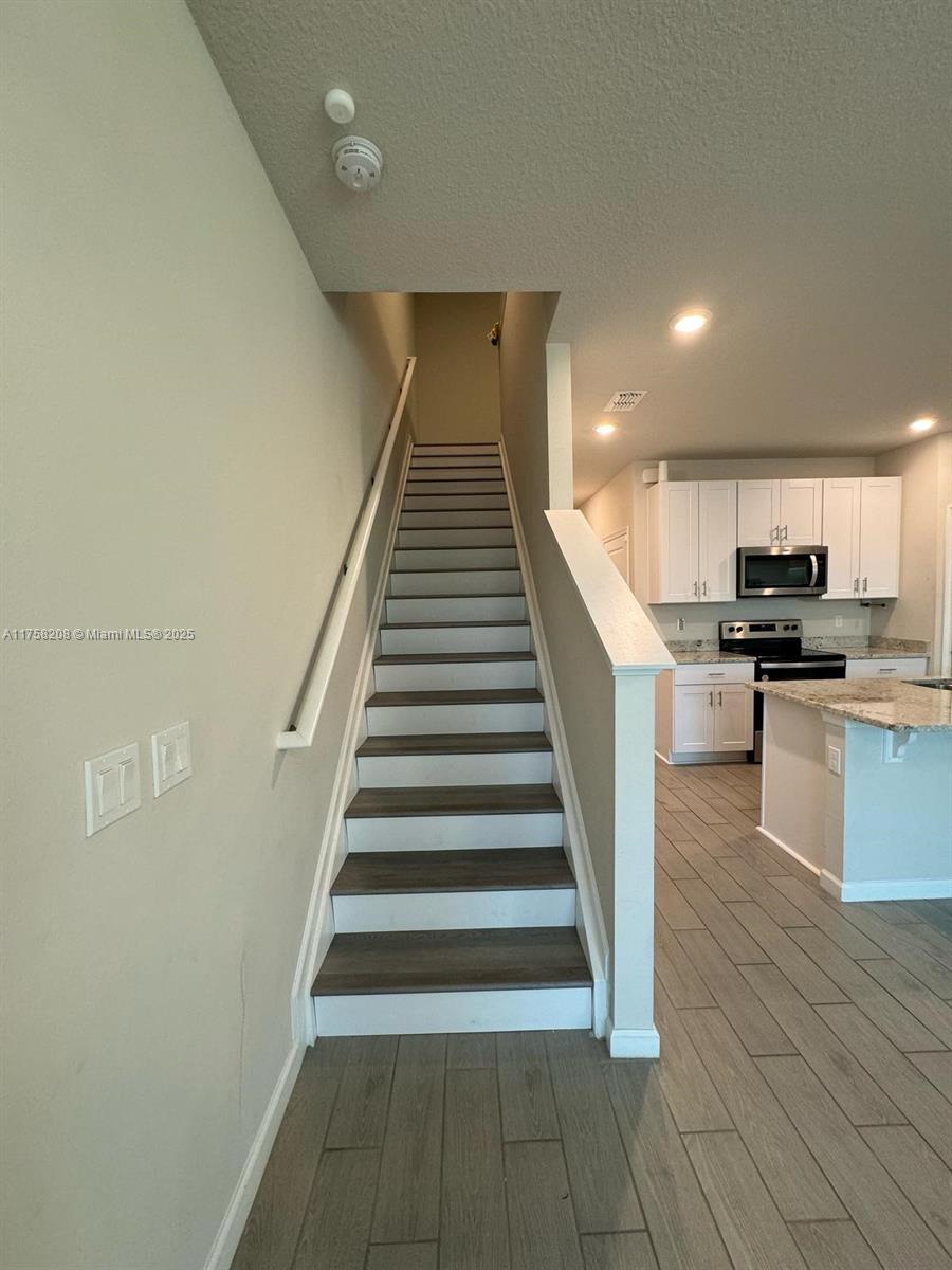 ENCLAVE AT MANGONIA PARK - Residential