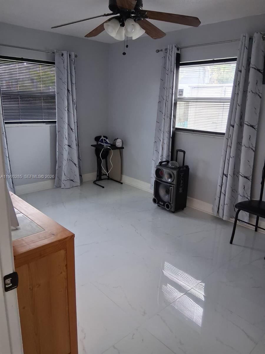 ENGLISH ESTATES UNIT 01 - Residential