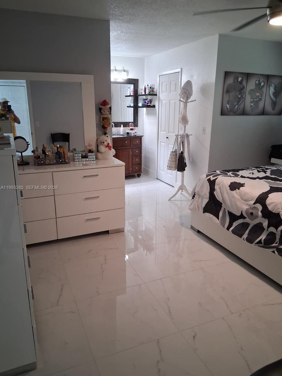 ENGLISH ESTATES UNIT 01 - Residential
