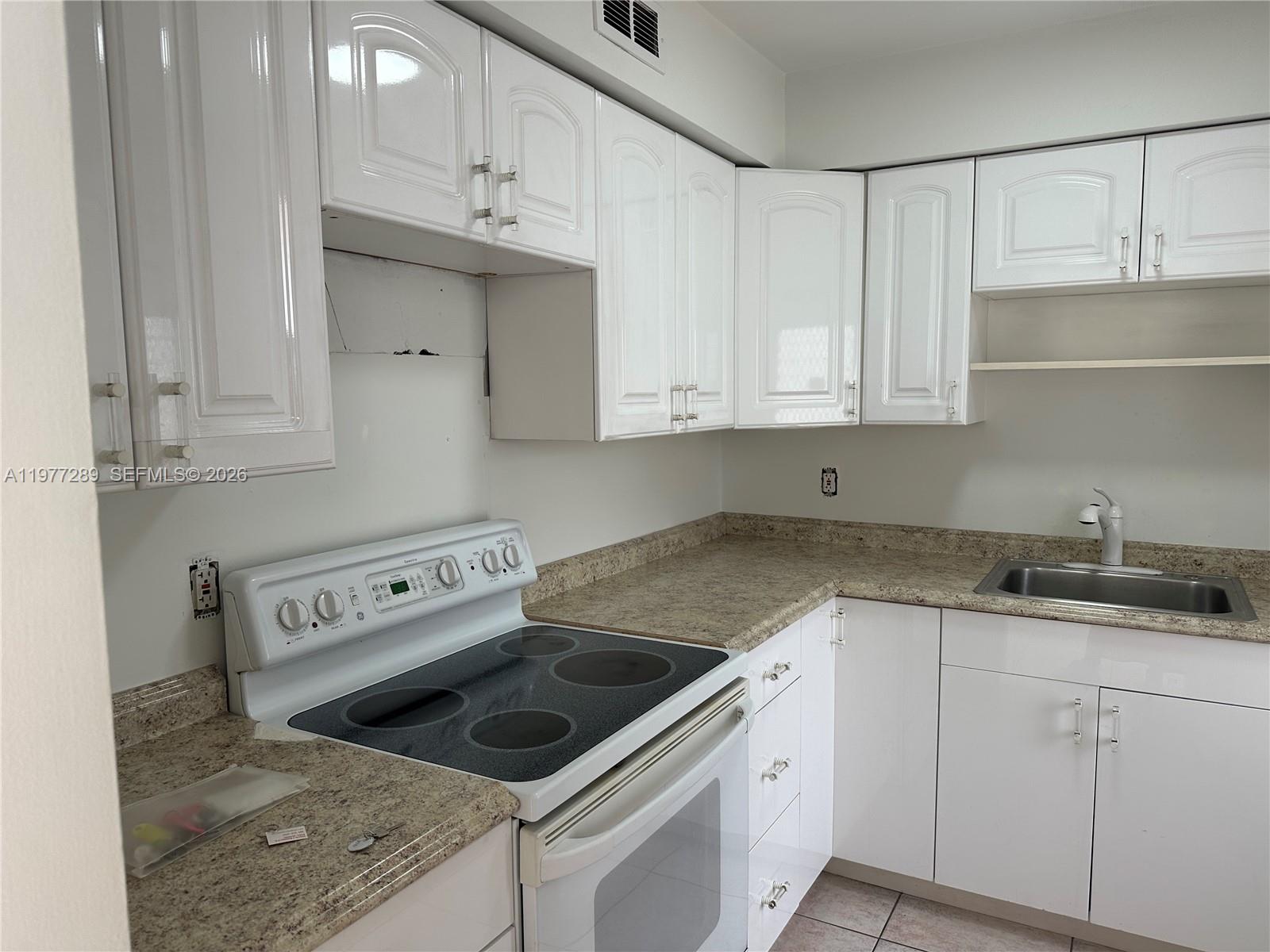 DEERFIELD LAKE CONDOMINIU - Residential