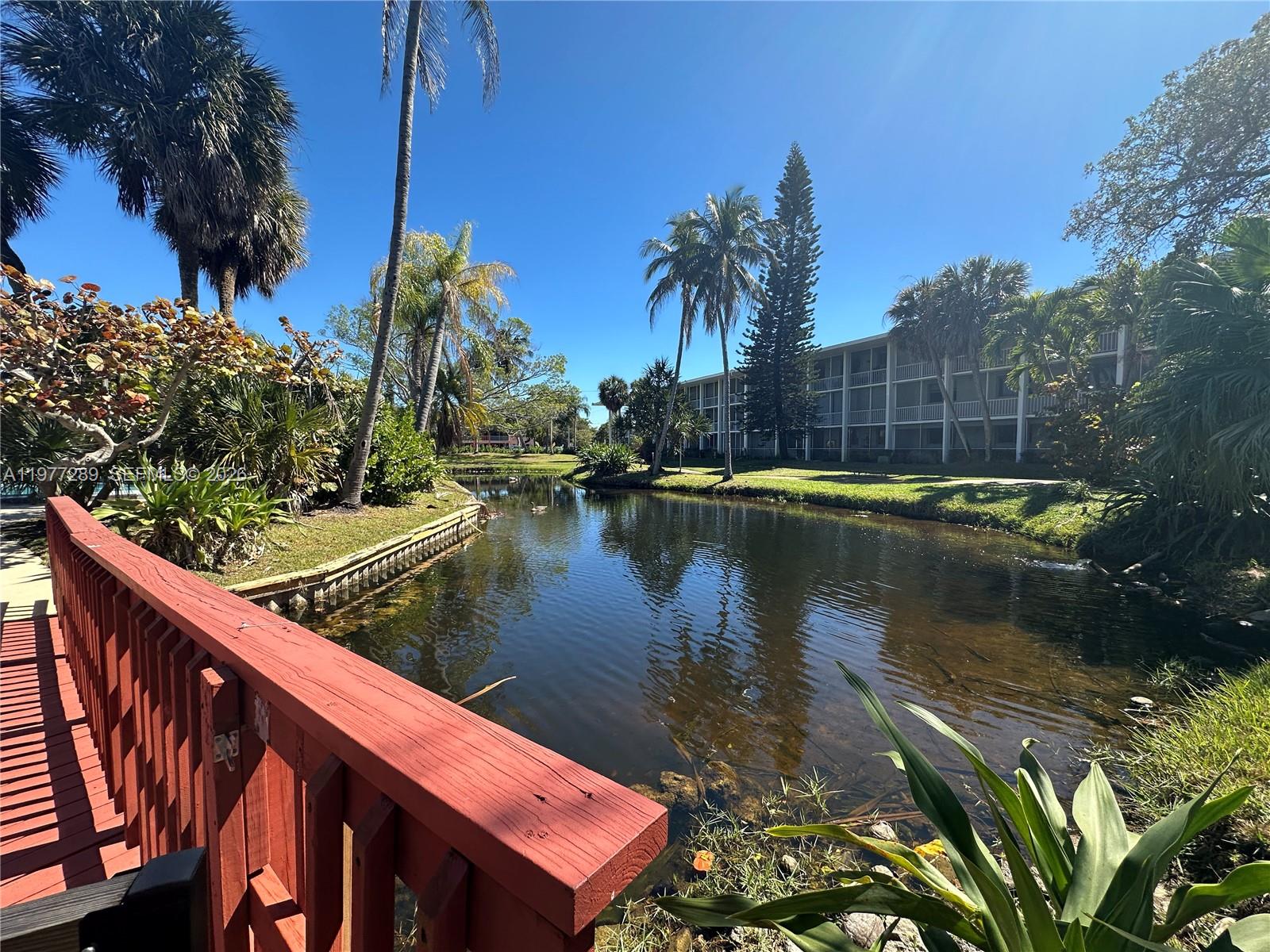 DEERFIELD LAKE CONDOMINIU - Residential