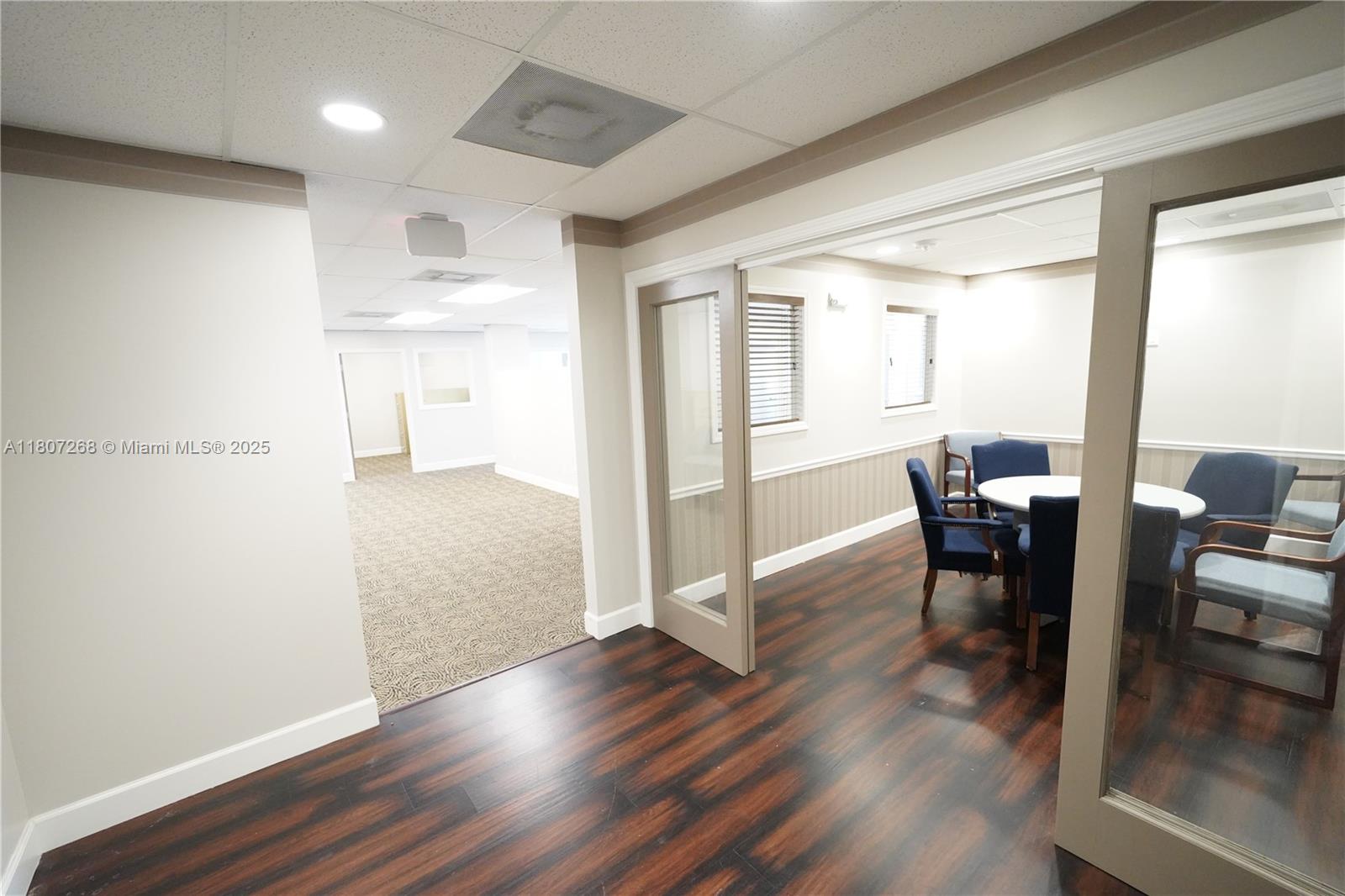Professional and beautiful 3rd floor suite with private offices and large kitchen,. Situated in a prime location near highways, downtown, excellent restaurants and businesses. Lot's of parking available.