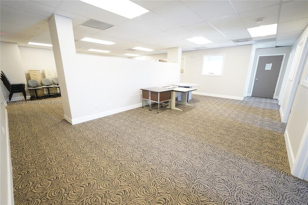 Photo of 2810 E Oakland Park Blvd #305, Fort Lauderdale, FL 33306 (MLS # A11807268)