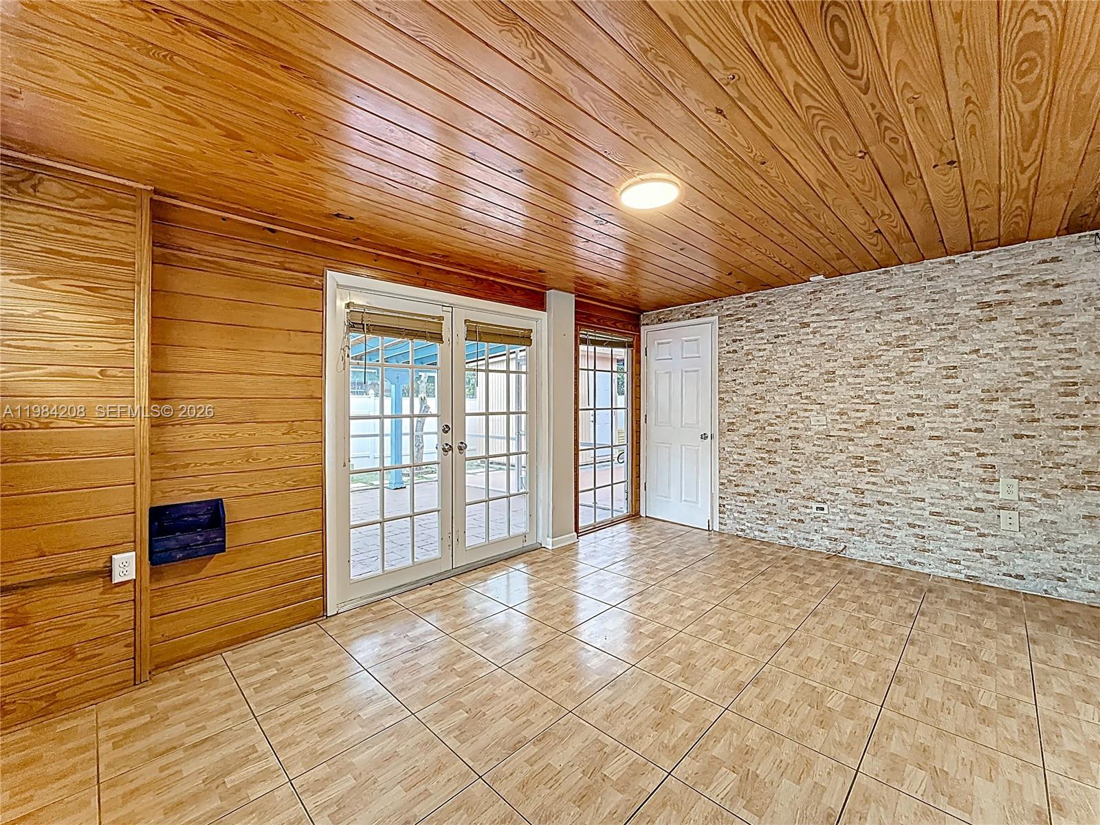 SUPERIOR HOMES ESTATES 1S - Residential