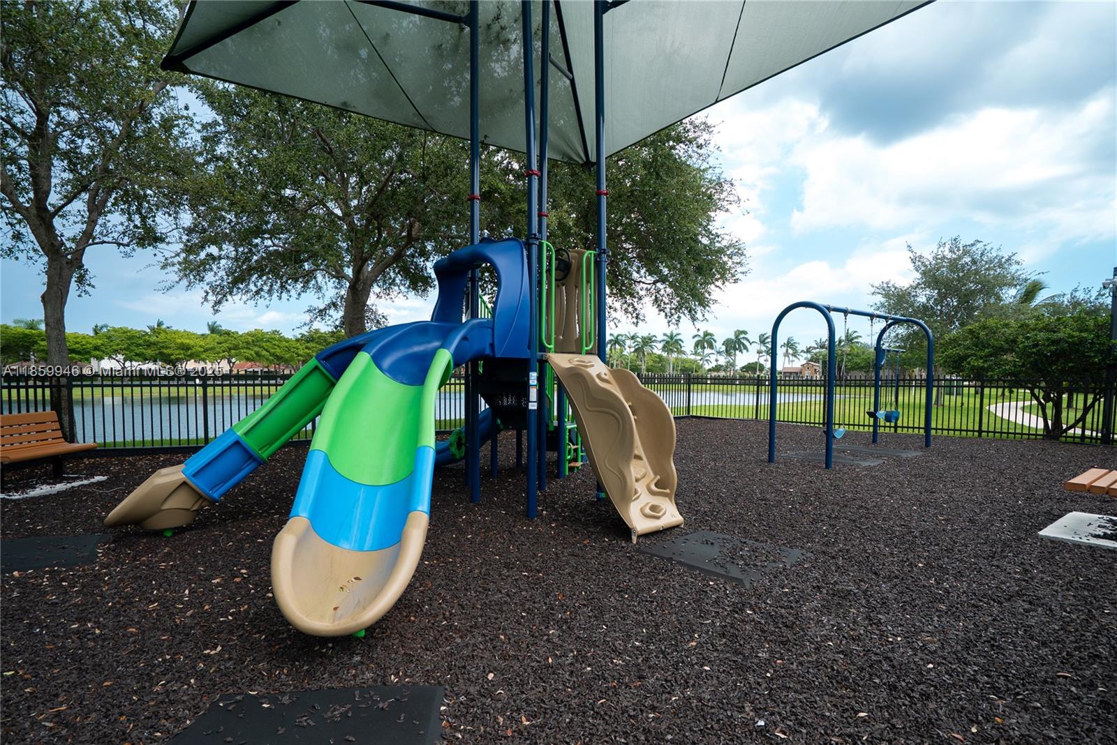 THE SHORES CONDO NO 2 - Residential