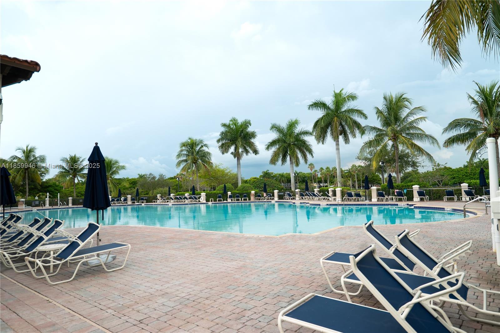 THE SHORES CONDO NO 2 - Residential