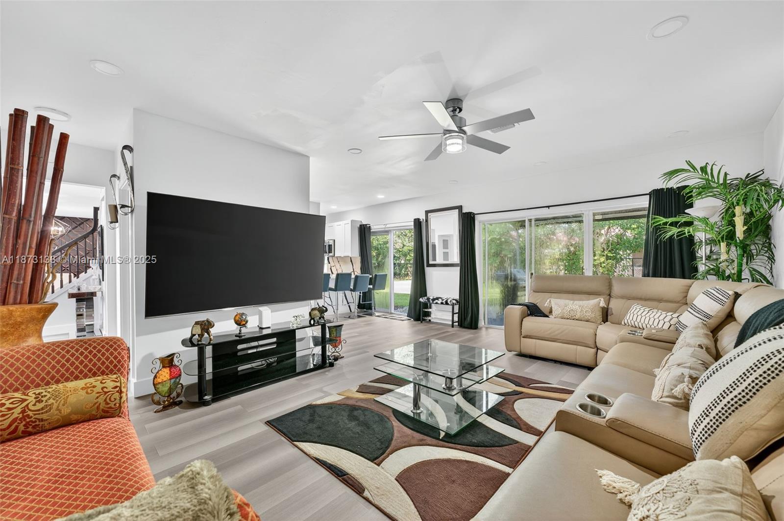 WOODSIDE ESTATES - Residential