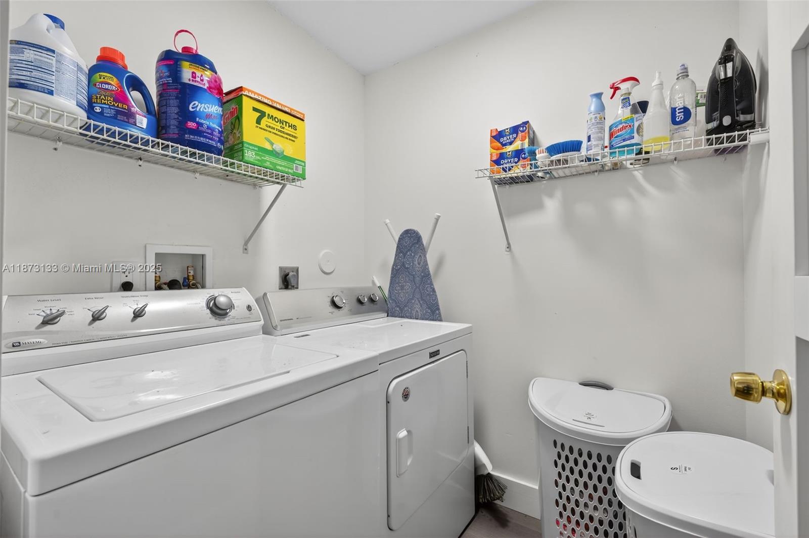 WOODSIDE ESTATES - Residential