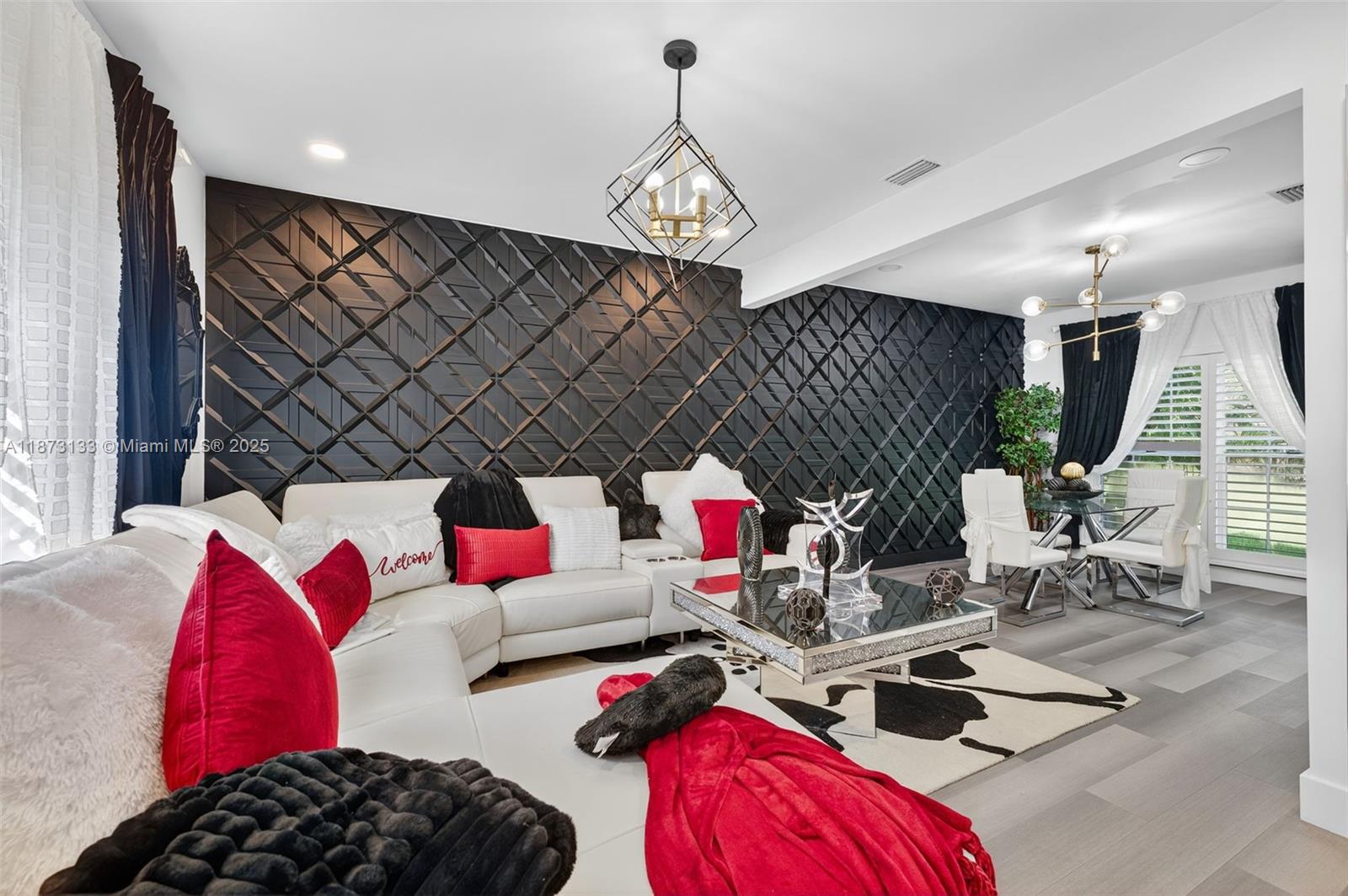 WOODSIDE ESTATES - Residential