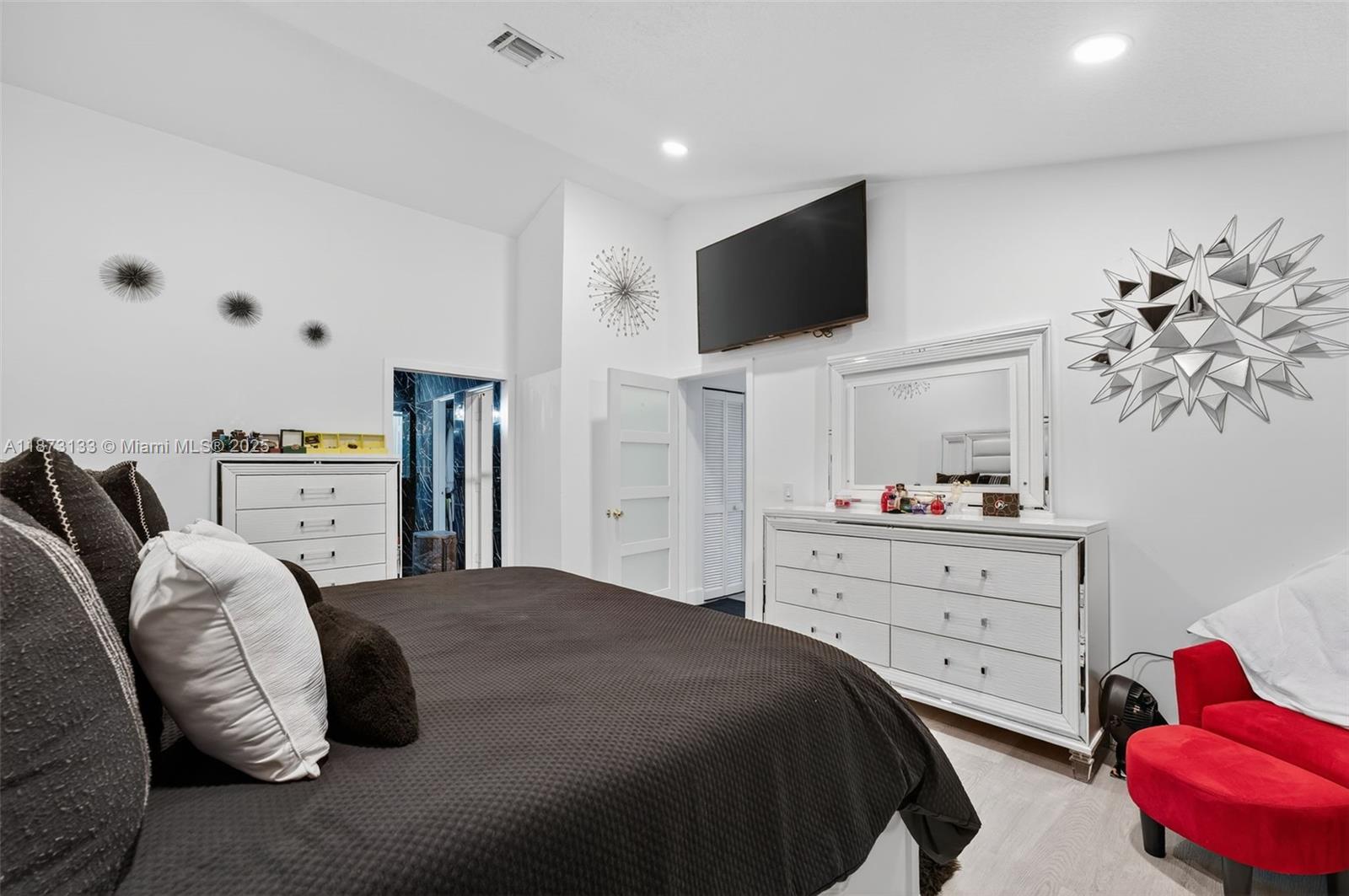 WOODSIDE ESTATES - Residential