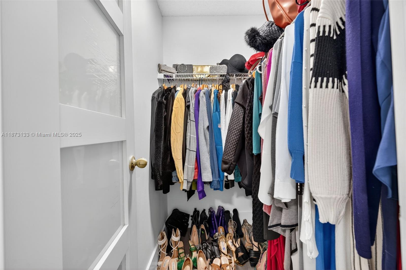 WOODSIDE ESTATES - Residential