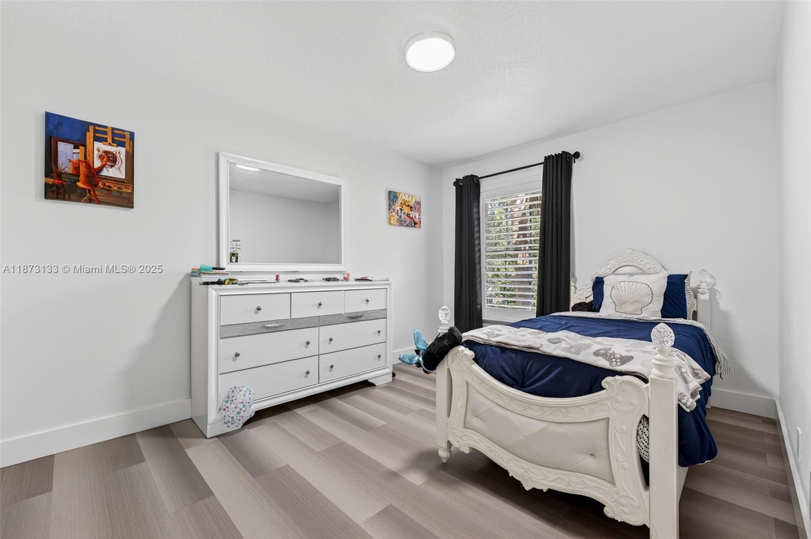 WOODSIDE ESTATES - Residential