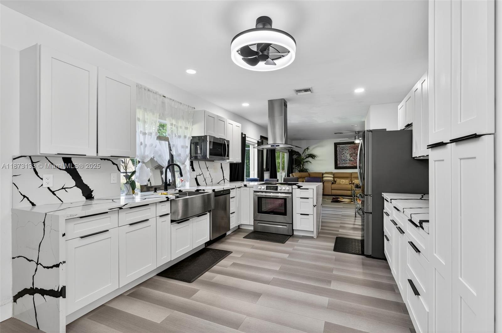 WOODSIDE ESTATES - Residential