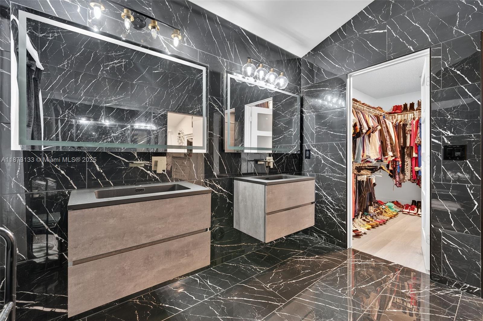 WOODSIDE ESTATES - Residential