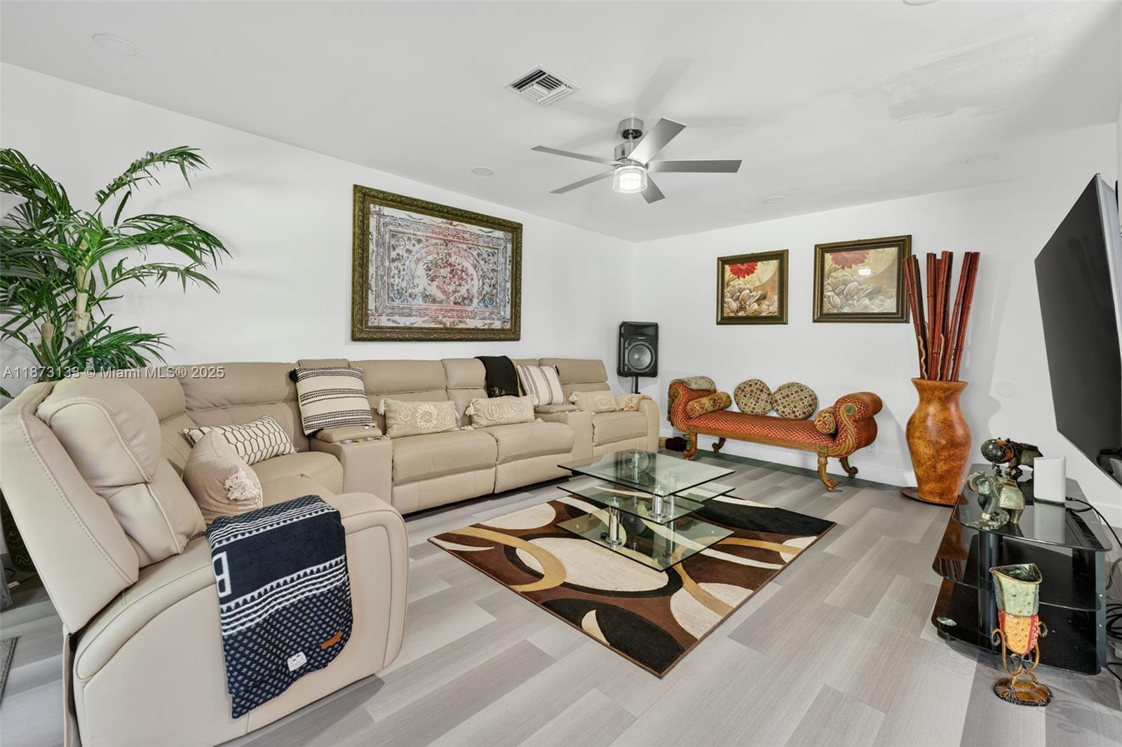 WOODSIDE ESTATES - Residential