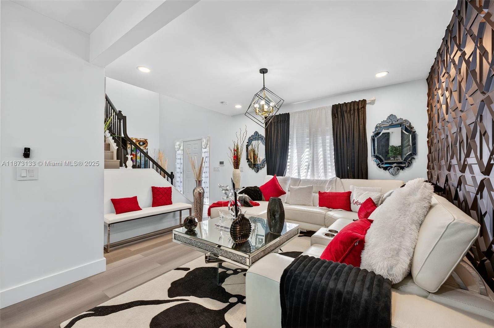 WOODSIDE ESTATES - Residential