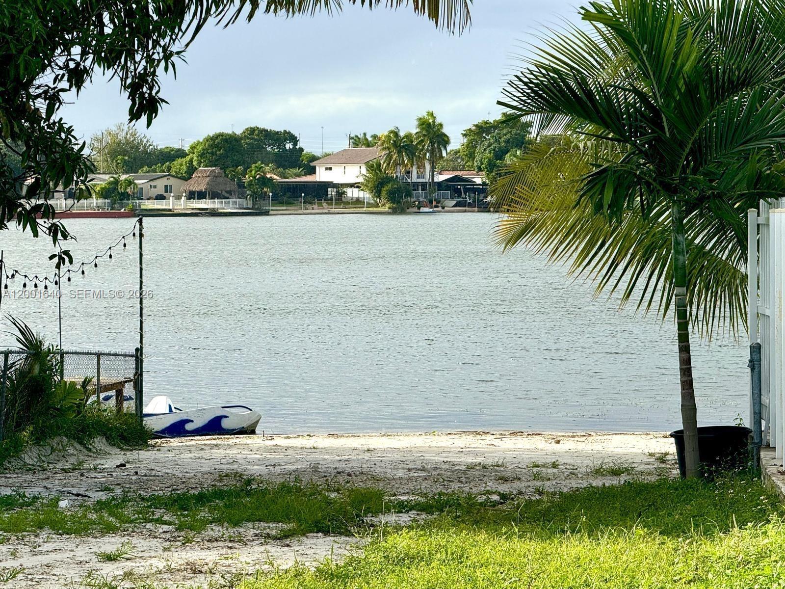 LAKE LAURENCE NORTH - Residential
