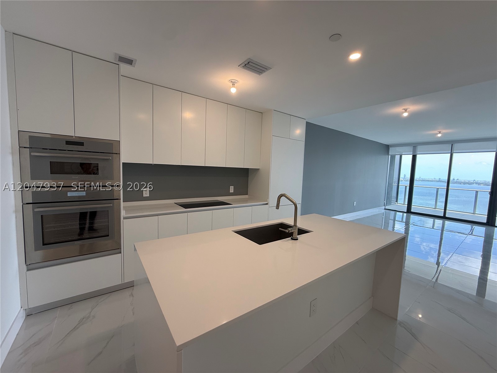 711 NE 23rd Ter 2502