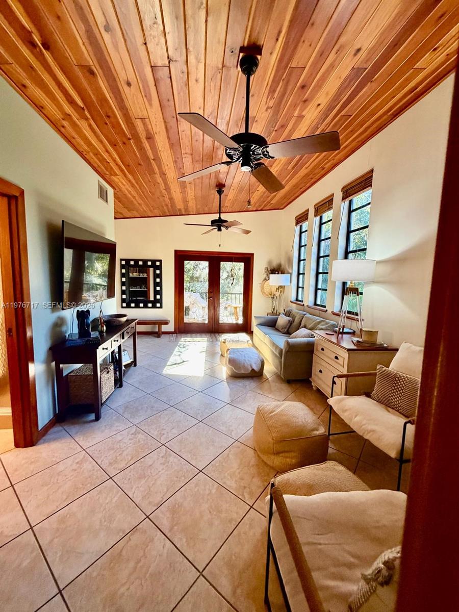 NORTH MARATHON SHORES PLA - Residential Lease