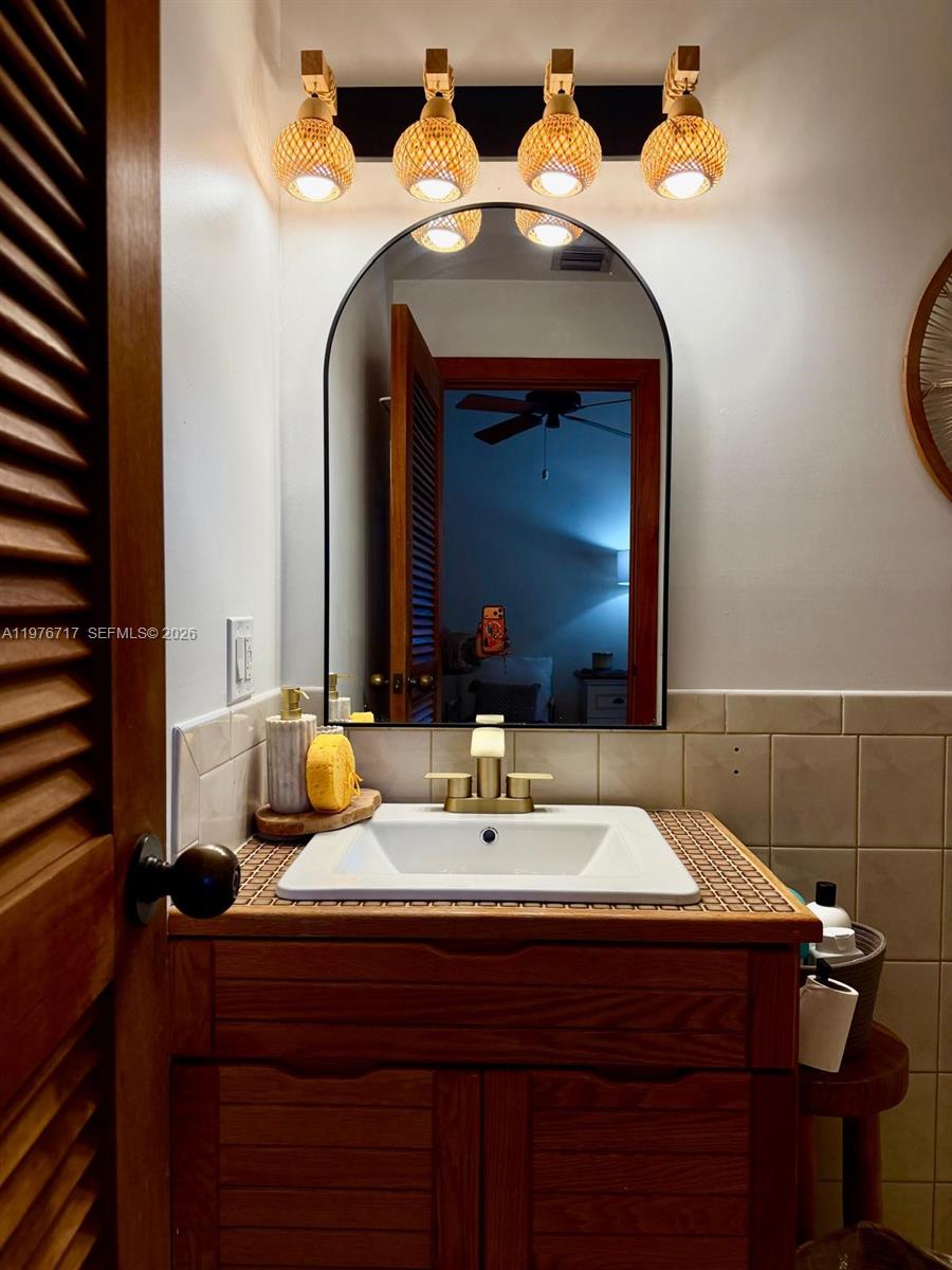 NORTH MARATHON SHORES PLA - Residential Lease