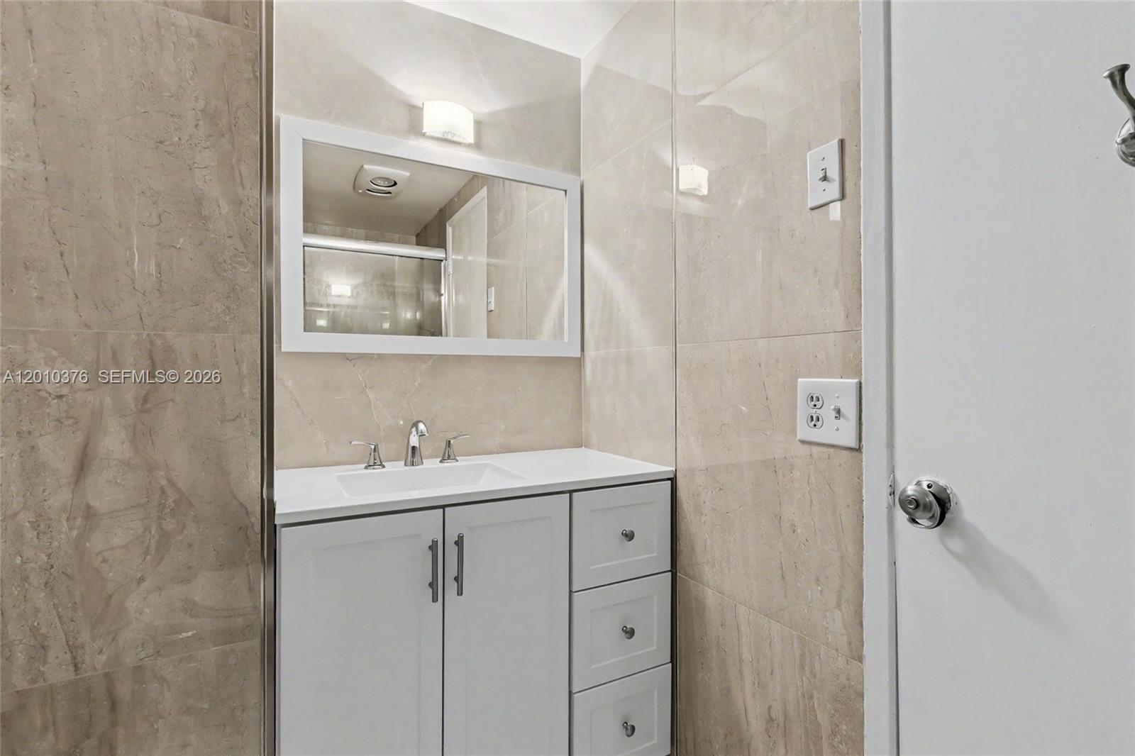 HILLCREST EAST NO 25 COND - Residential