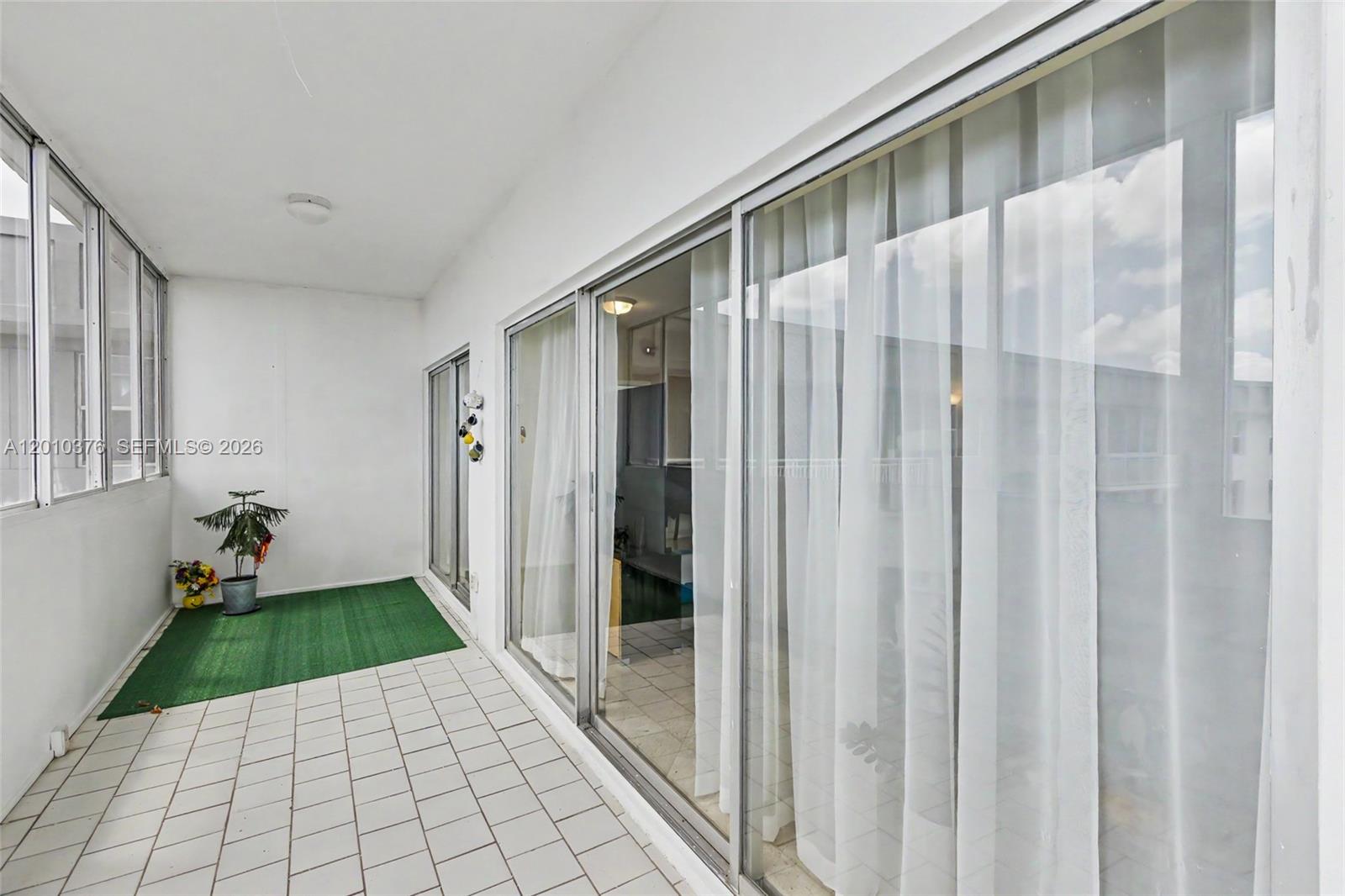 HILLCREST EAST NO 25 COND - Residential