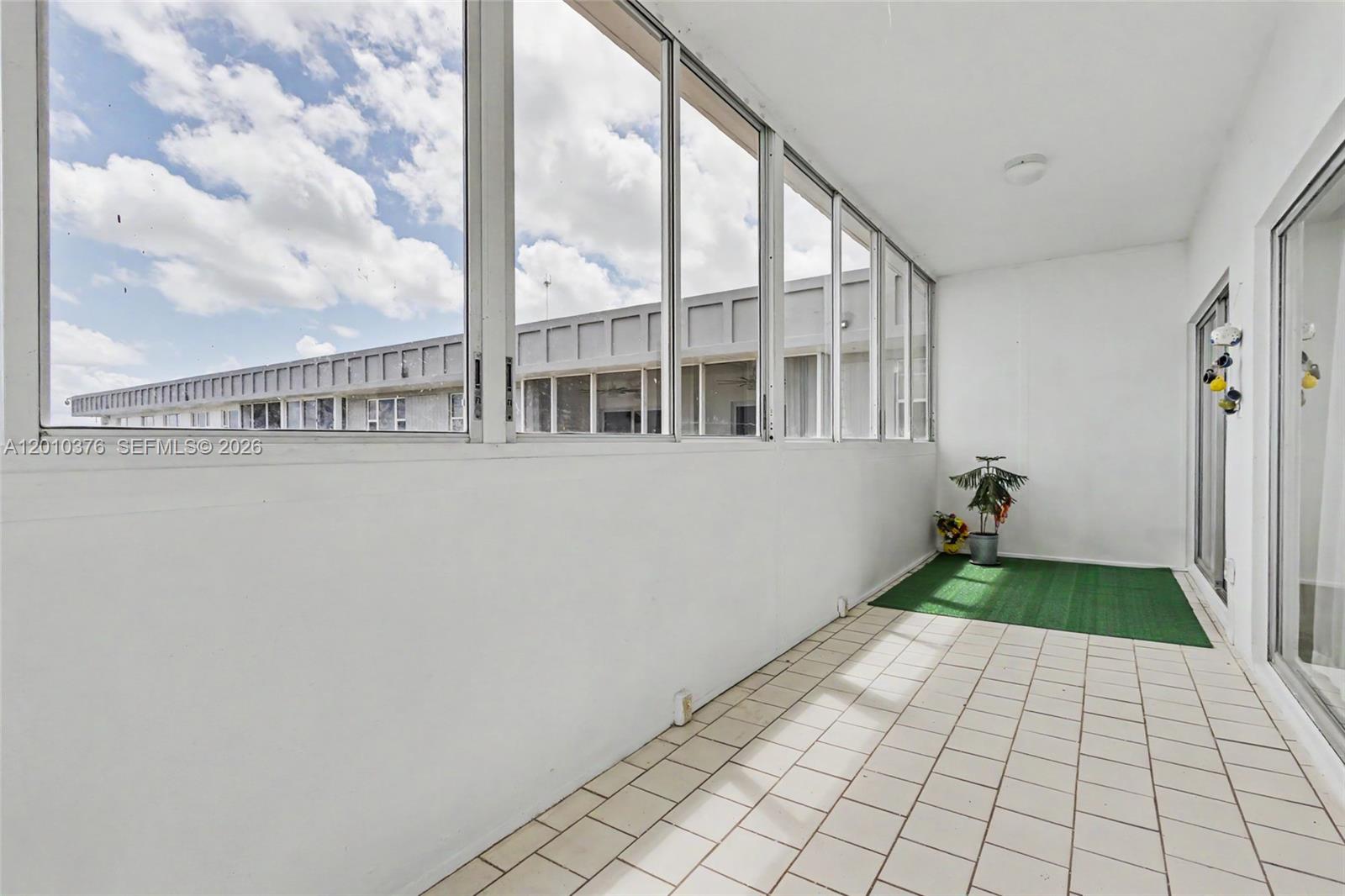 HILLCREST EAST NO 25 COND - Residential