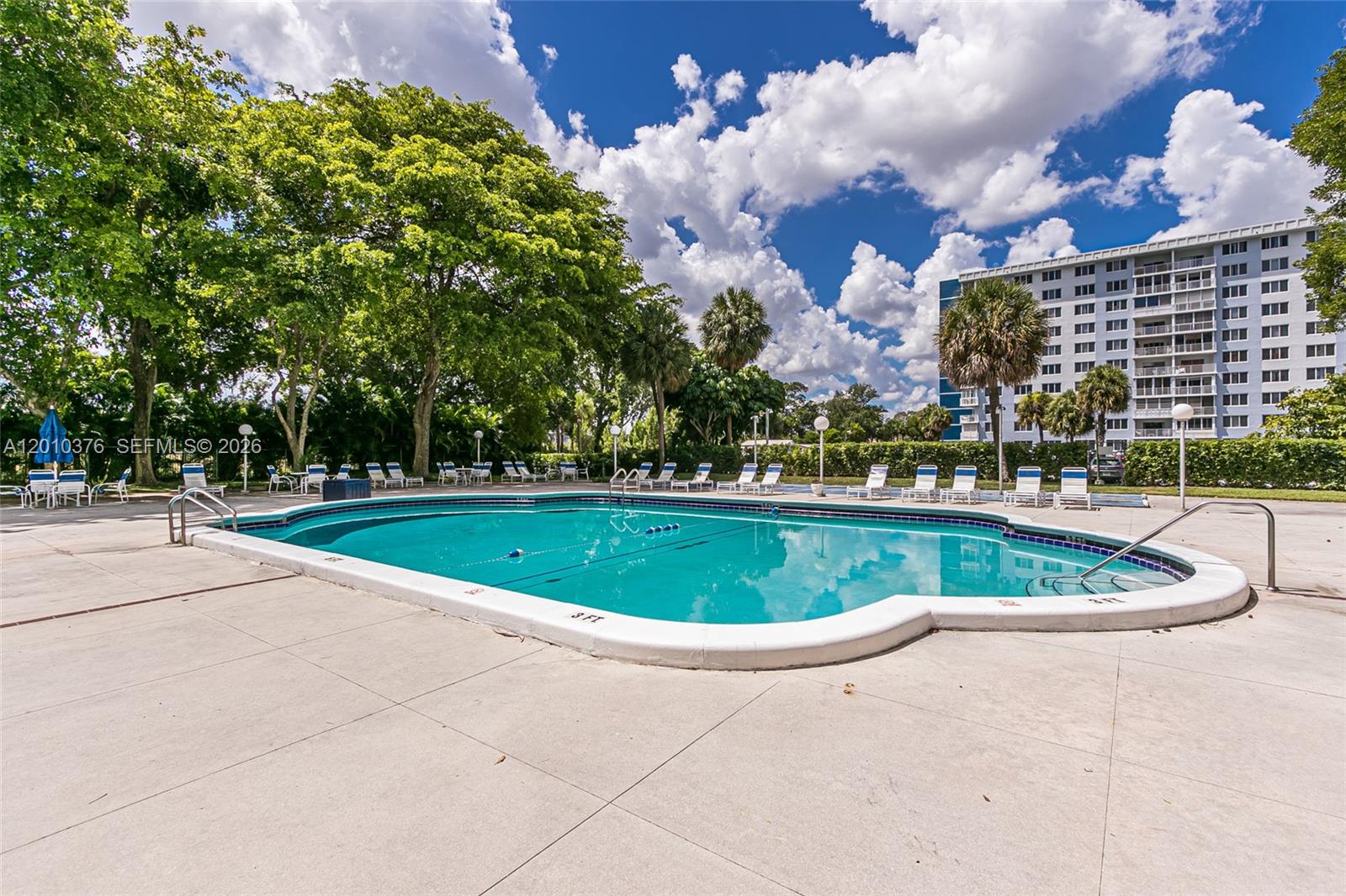 3800 Hillcrest Dr 1211