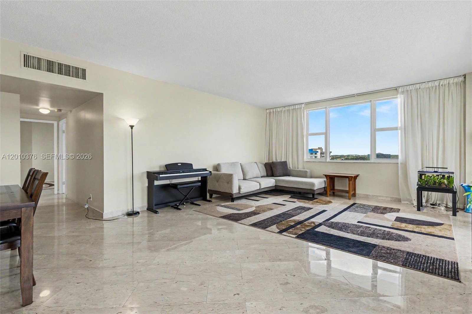 HILLCREST EAST NO 25 COND - Residential