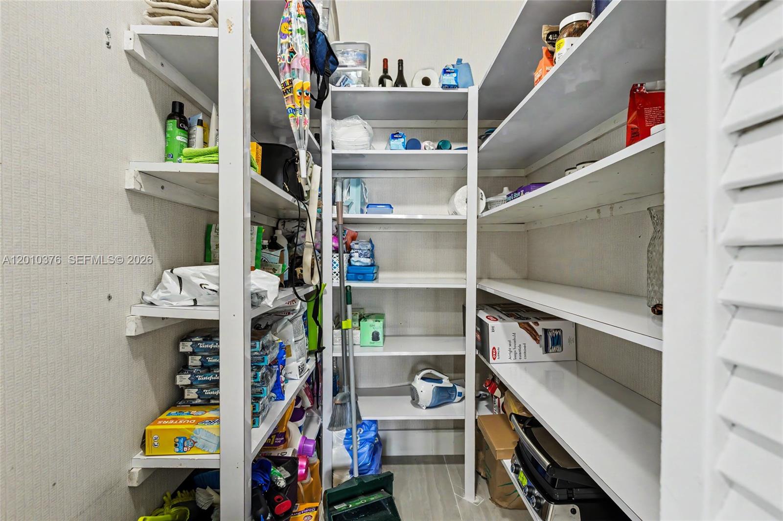 HILLCREST EAST NO 25 COND - Residential