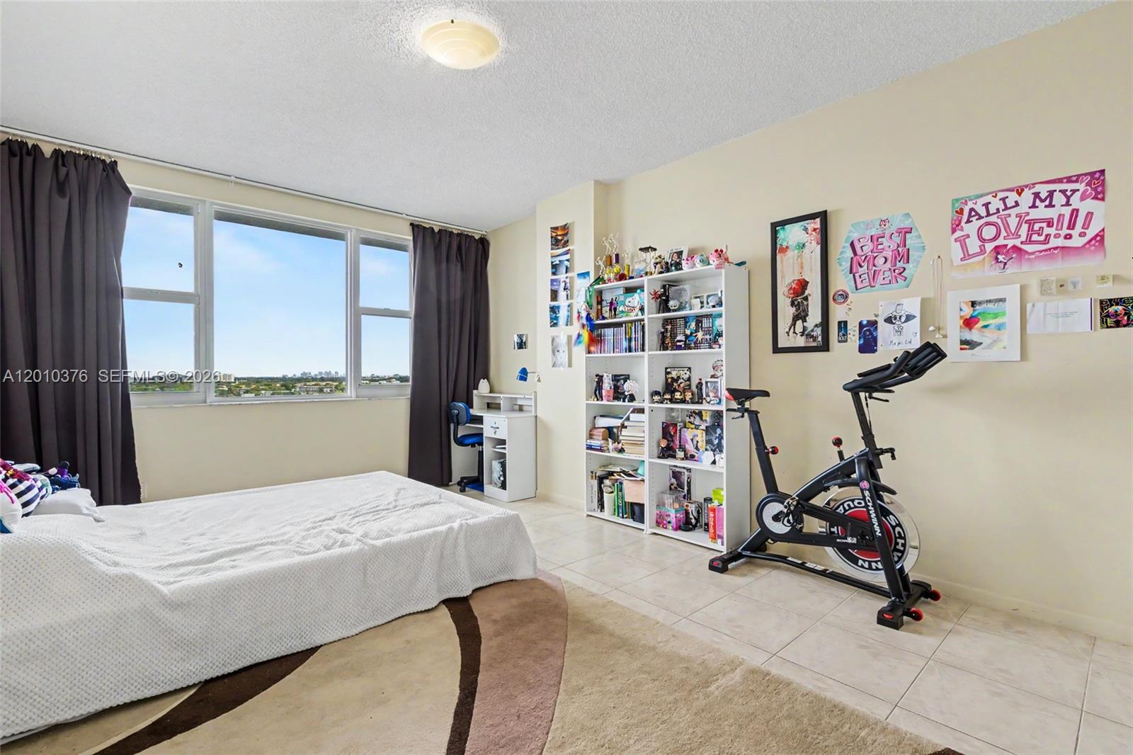 HILLCREST EAST NO 25 COND - Residential