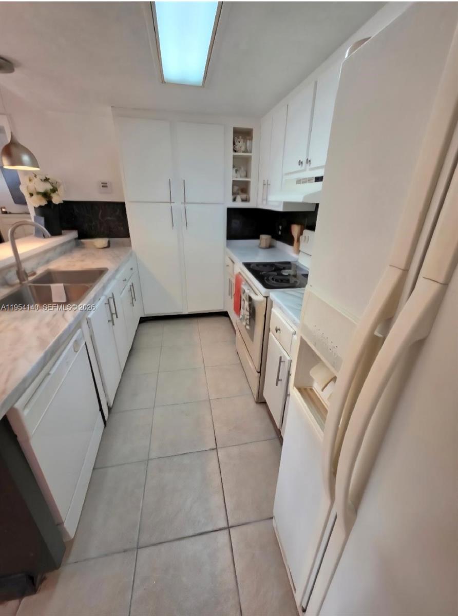 MIAMI LAKES WINDMILL GATE - Residential