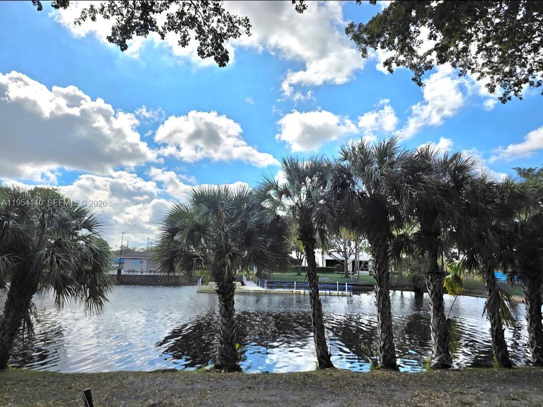 MIAMI LAKES WINDMILL GATE - Residential
