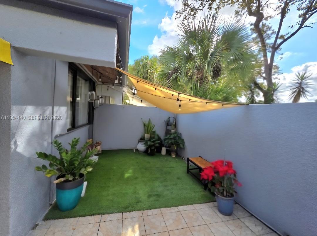 MIAMI LAKES WINDMILL GATE - Residential