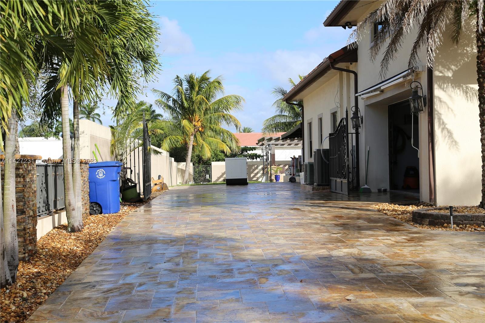 MIRAMAR WEST - Residential