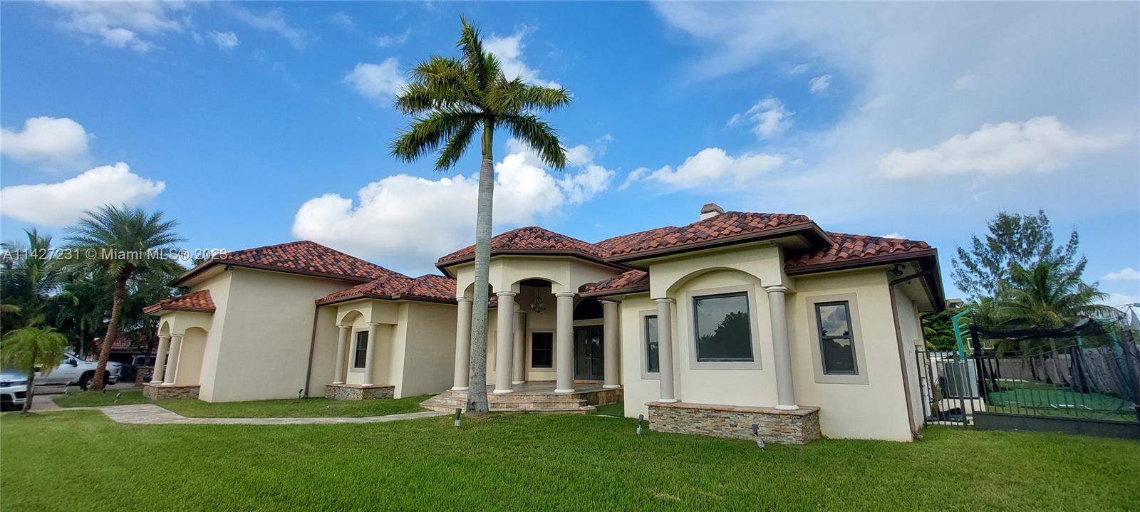 MIRAMAR WEST - Residential