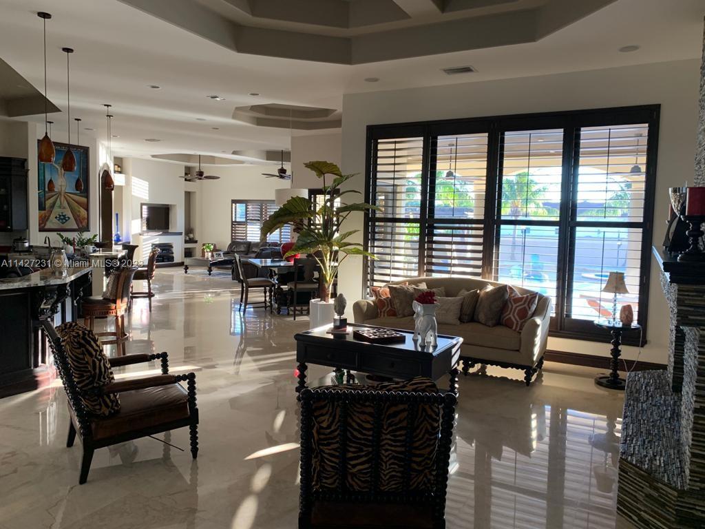 MIRAMAR WEST - Residential