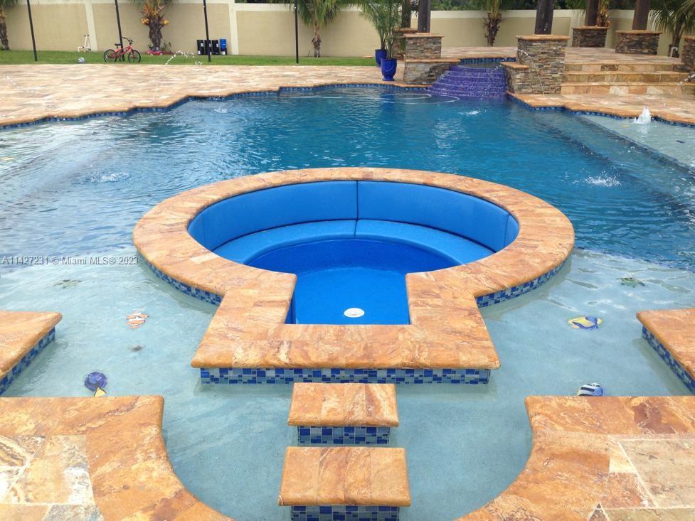 MIRAMAR WEST - Residential