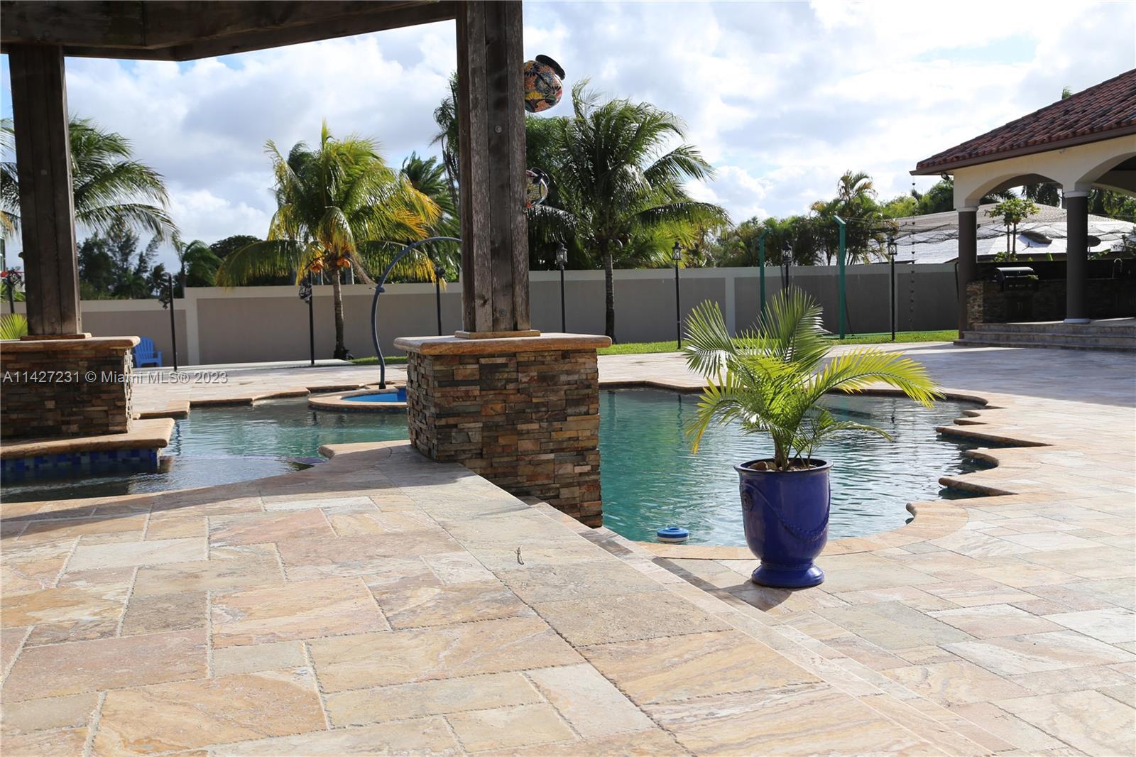 MIRAMAR WEST - Residential