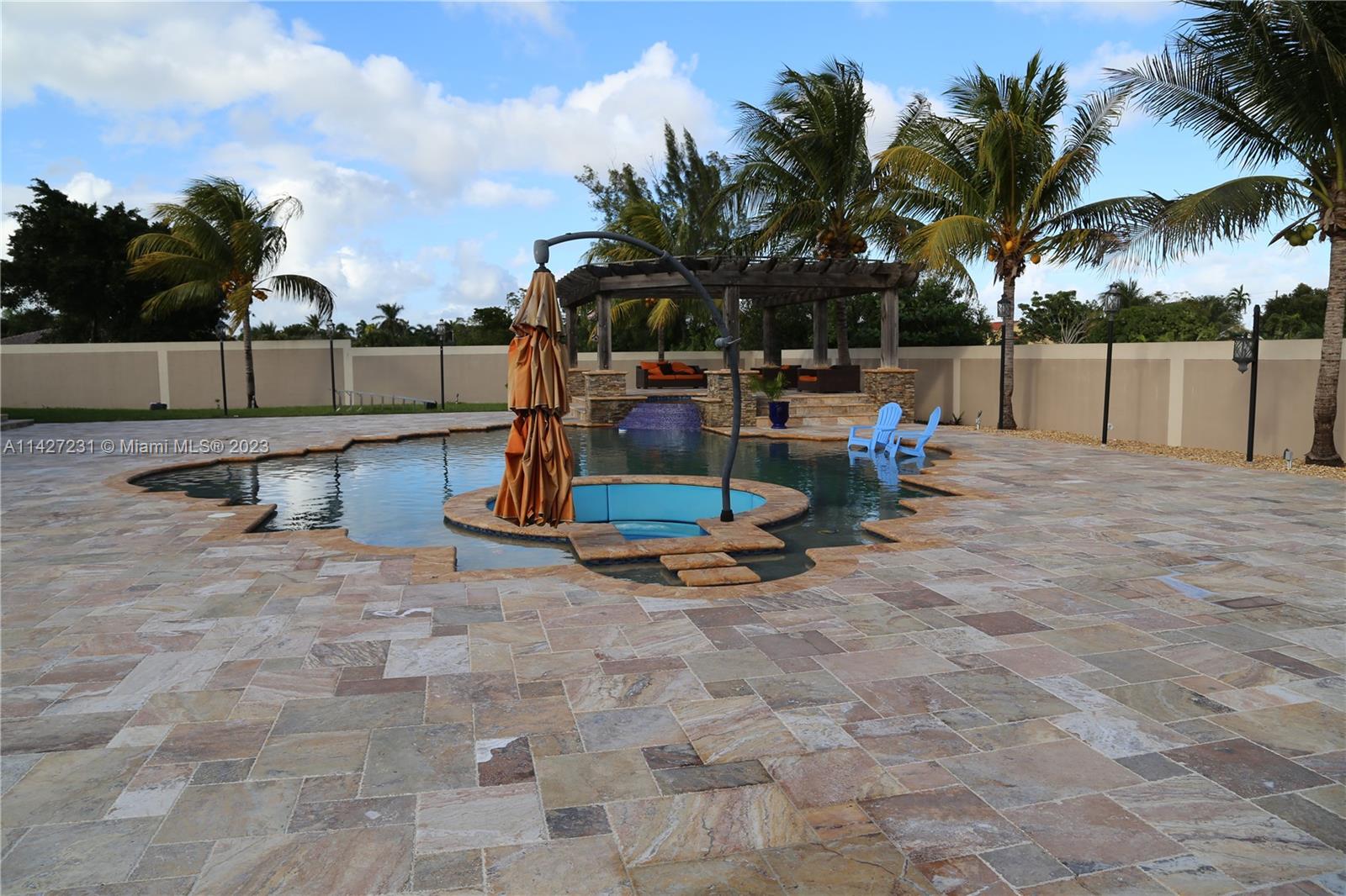 MIRAMAR WEST - Residential