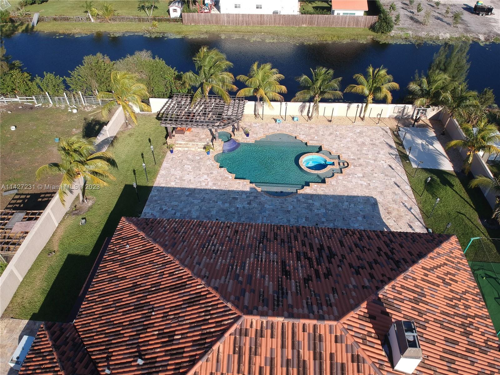 MIRAMAR WEST - Residential