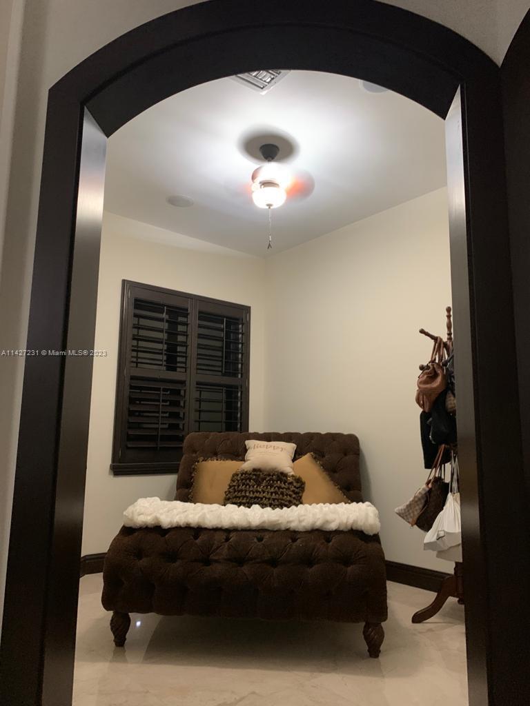 MIRAMAR WEST - Residential