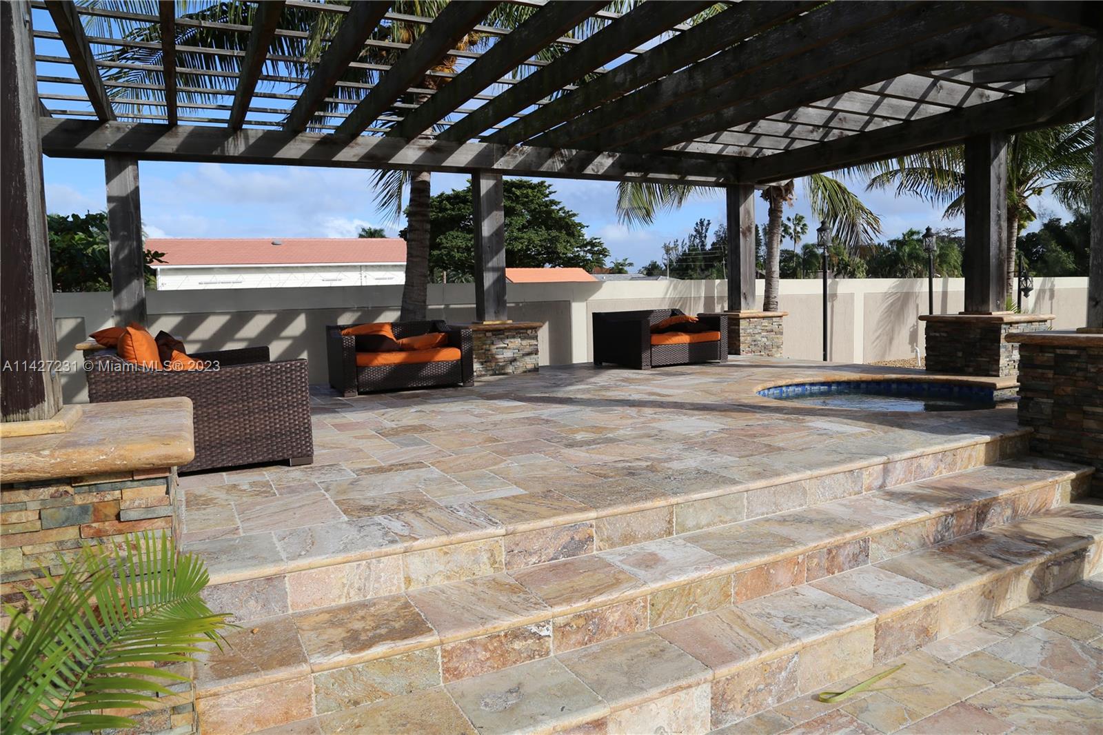 MIRAMAR WEST - Residential