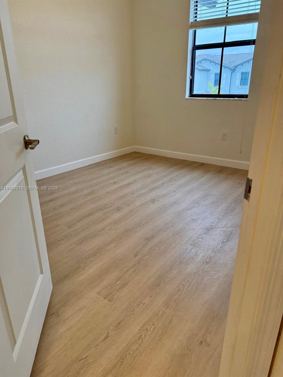 PINE VISTA - Residential