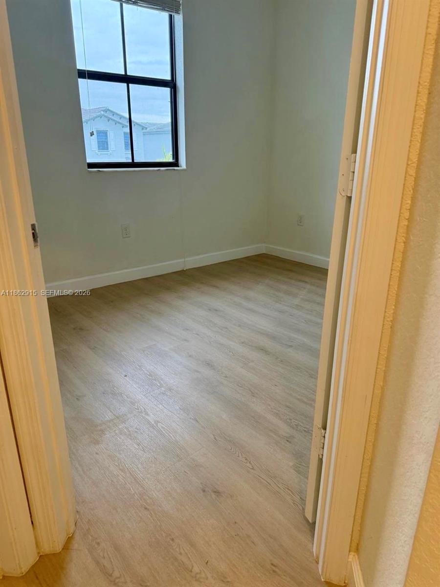 PINE VISTA - Residential