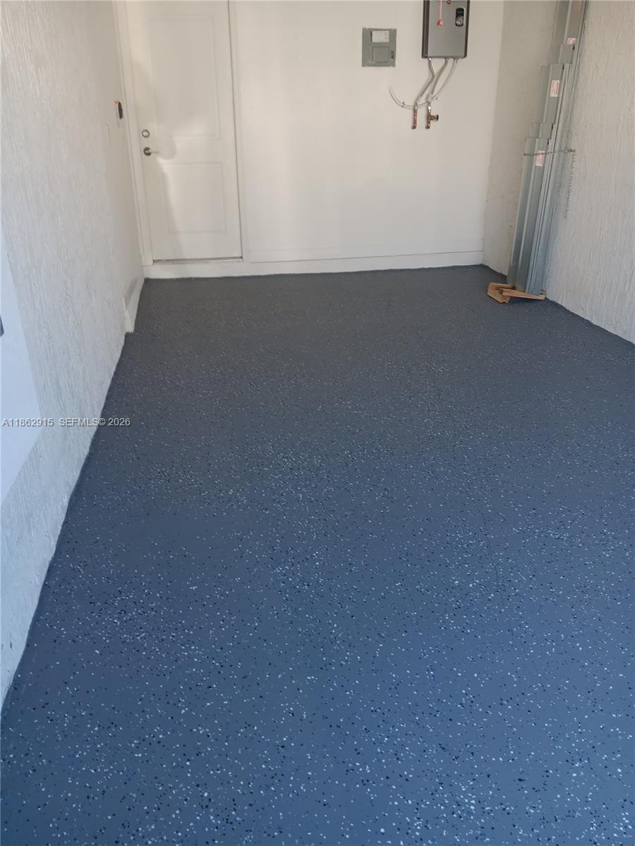 PINE VISTA - Residential